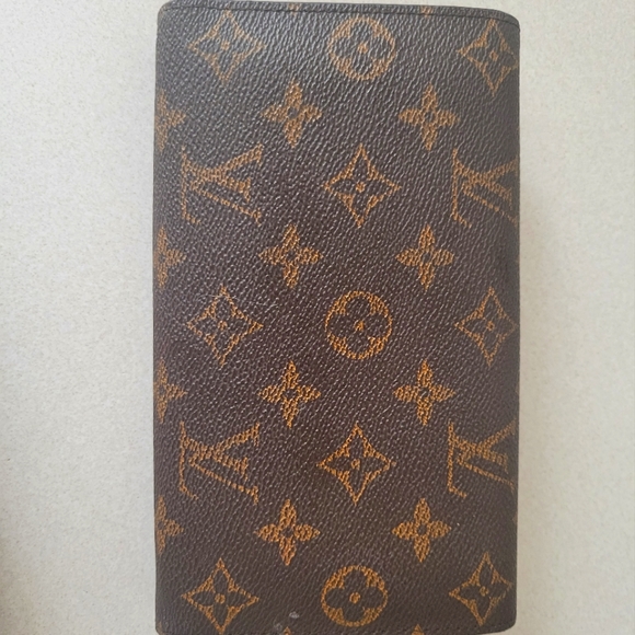 Louis Vuitton clutch - Picture 1 of 5